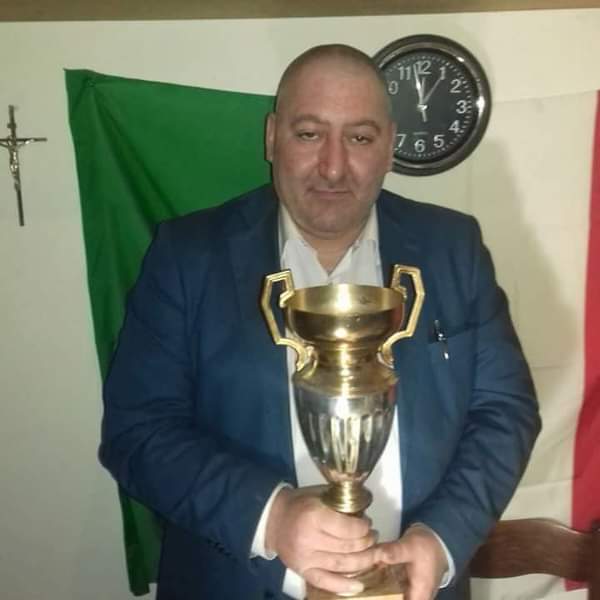 Il Presidente con lo storico Trofeo del 1994